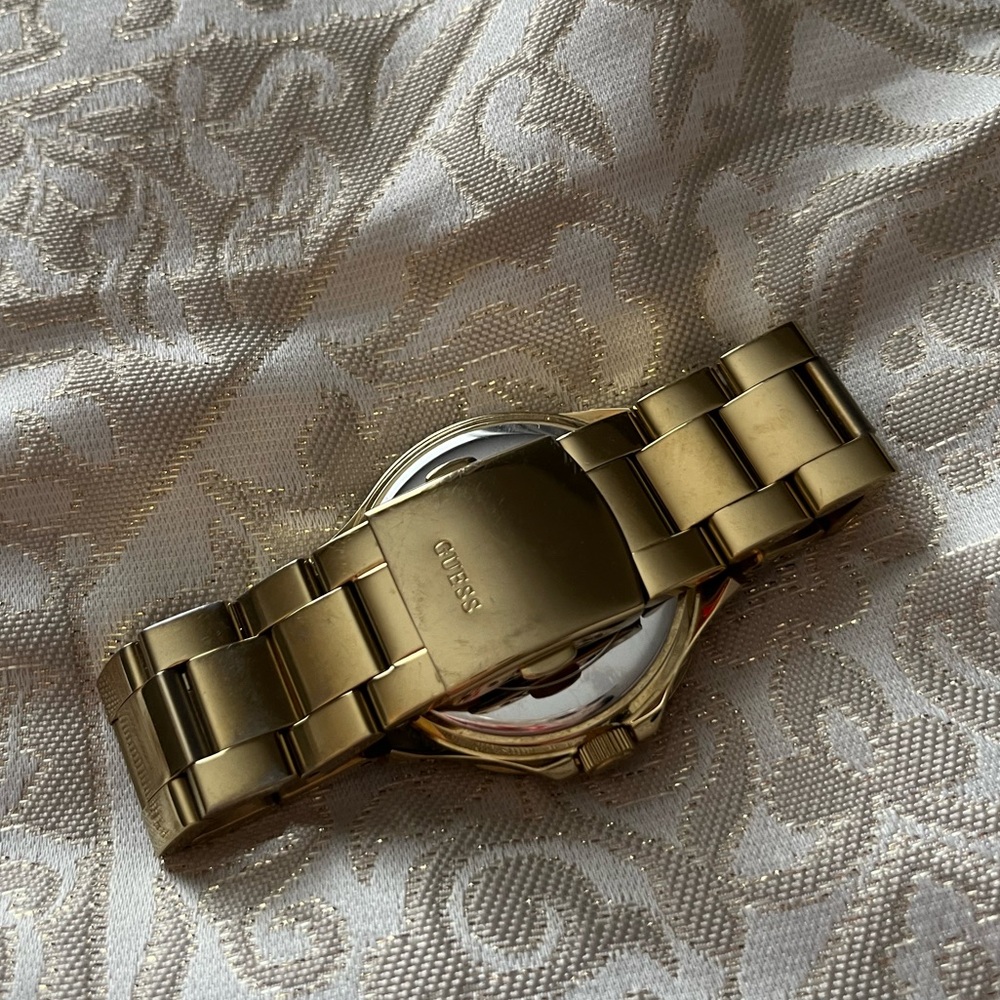 Guess Watch - Picture 5 of 11